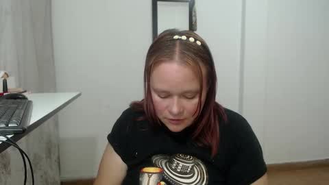 Snapshot of lahurent_weed420 chatting on 19, 9, 2025 paola and a guest lol online show from 19, 9, 2025