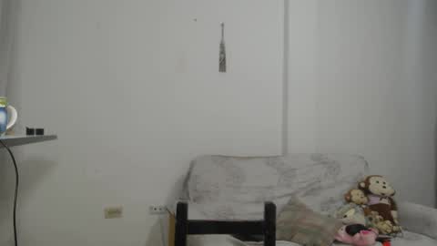 Snapshot of lahurent_weed420 chatting on 9, 10, 2025 paola and a guest lol online show from 9, 10, 2025