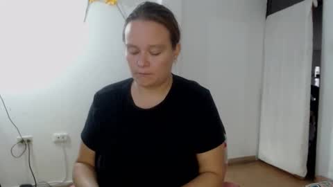 Snapshot of lahurent_weed420 chatting on 8, 11, 2025 paola and a guest lol online show from 8, 11, 2025