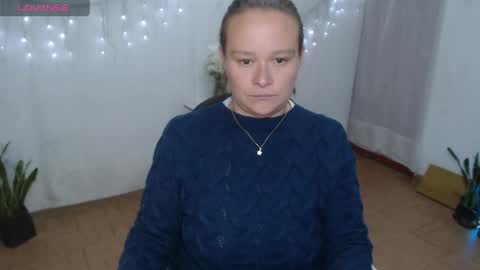  paola and a guest lol    online show from 17, 4, 2026