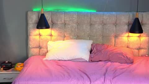    online show from 10, 1, 2025