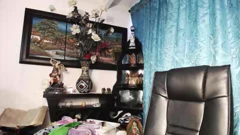 Snapshot of laia_hadid chatting on 5, 10, 2025 laia_hadid online show from 5, 10, 2025