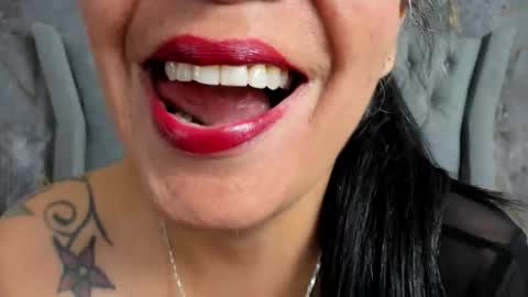 Snapshot of lailacastillomilf chatting on 6, 11, 2025 Lailacastillo online show from 6, 11, 2025