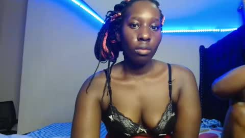 Snapshot of lalisa_manobal chatting on 17, 5, 2026 Lalisa online show from 17, 5, 2026