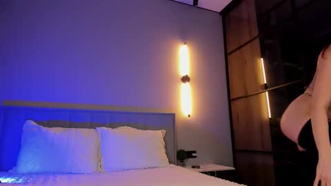 Ellina online show from 17, 11, 2025