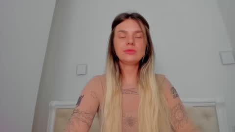 Lallie  online show from 4, 11, 2025