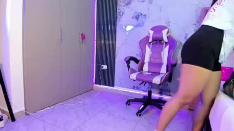 Laura online show from 5, 10, 2025