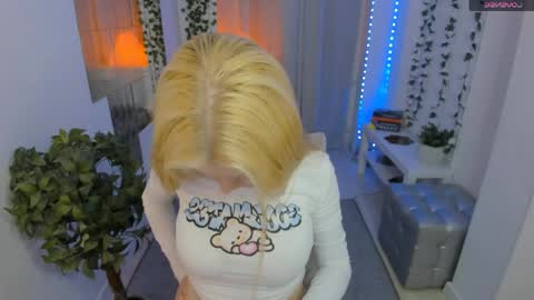 Snapshot of laly_peach chatting on 3, 6, 2026 Laly online show from 3, 6, 2026