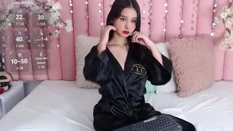 Laly Castro online show from 7, 11, 2025