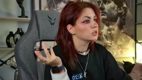 just call me Lana  and her security online show from 17, 9, 2025