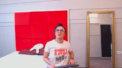 Snapshot of lana_banner chatting on 1, 10, 2025 LanaBanner online show from 1, 10, 2025