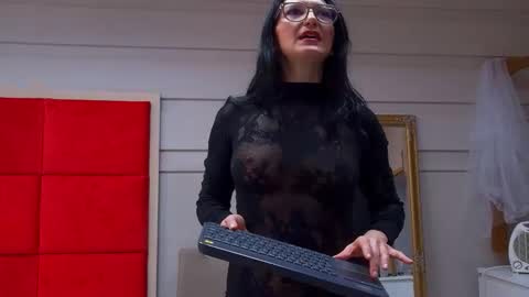 Snapshot of lana_banner chatting on 7, 5, 2026 LanaBanner online show from 7, 5, 2026