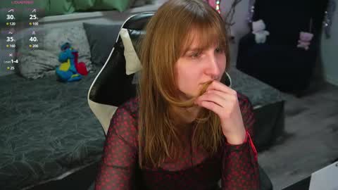 Snapshot of lana_del_kay chatting on 14, 2, 2025 Kay online show from 14, 2, 2025