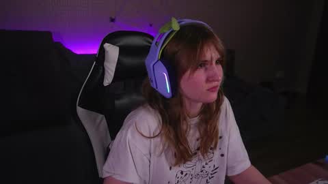 Snapshot of lana_del_kay chatting on 26, 10, 2025 Kay online show from 26, 10, 2025