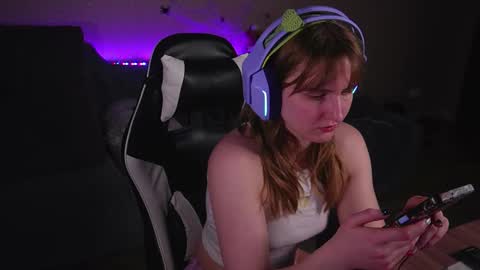 Snapshot of lana_del_kay chatting on 27, 10, 2025 Kay online show from 27, 10, 2025