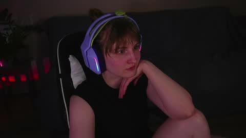 Snapshot of lana_del_kay chatting on 5, 5, 2026 Kay online show from 5, 5, 2026