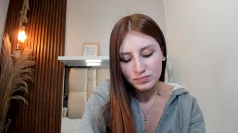 Lana     igauroraaaaaaaaa 1 online show from 29, 12, 2024