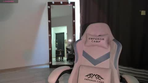 Snapshot of lana_younes chatting on 2, 10, 2025 Lana online show from 2, 10, 2025