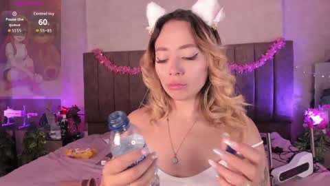 Snapshot of lanaamills chatting on 7, 5, 2026 Lana online show from 7, 5, 2026