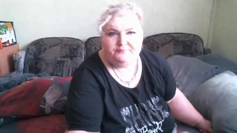 lanacat555 online show from 11, 3, 2025