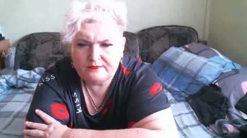 lanacat555 online show from 17, 9, 2025