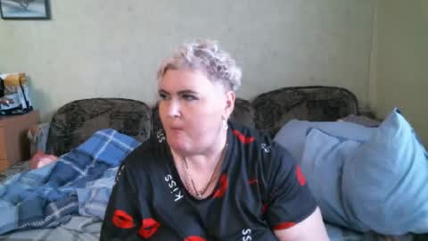 lanacat555 online show from 18, 9, 2025