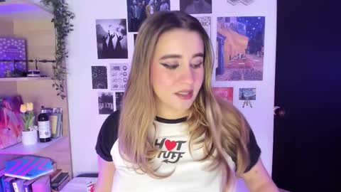 lanaherondale_ online show from 6, 10, 2025