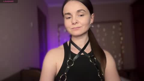Snapshot of lanaloulou chatting on 24, 10, 2025 Lana online show from 24, 10, 2025