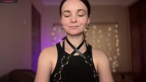 Snapshot of lanaloulou chatting on 25, 10, 2025 Lana online show from 25, 10, 2025