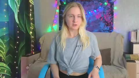 LanaviSmith online show from 7, 1, 2026