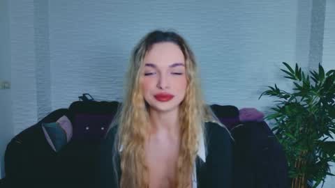 Lanna online show from 15, 4, 2026