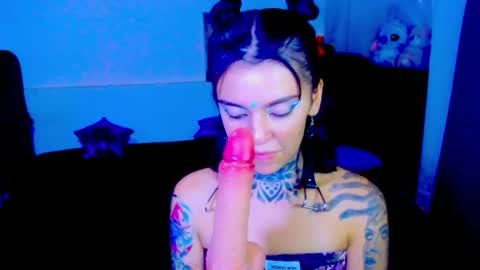 LANNIE   online show from 15, 5, 2026