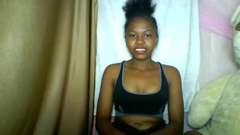 Snapshot of lara_belle chatting on 2, 5, 2026 lara_belle online show from 2, 5, 2026
