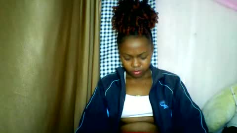 Snapshot of lara_belle chatting on 27, 5, 2026 lara_belle online show from 27, 5, 2026