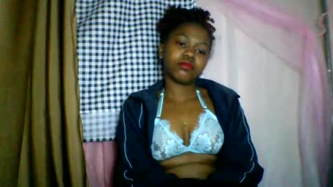 Snapshot of lara_belle chatting on 2, 7, 2026 lara_belle online show from 2, 7, 2026