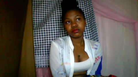 Snapshot of lara_belle chatting on 14, 7, 2026 lara_belle online show from 14, 7, 2026