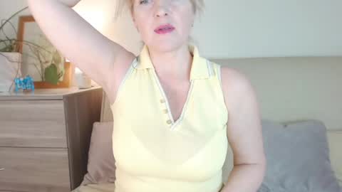 Snapshot of lara_fisher chatting on 25, 2, 2025 lara_fisher online show from 25, 2, 2025