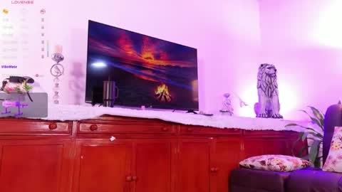 Snapshot of lara_giraldo chatting on 28, 5, 2026 Hello Guys I am Lara Giraldo WELCOME To my room online show from 28, 5, 2026