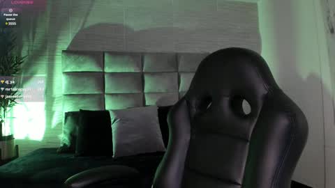 Lara  online show from 25, 2, 2025