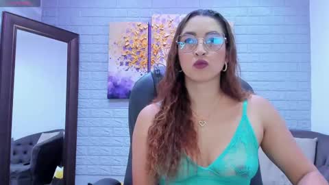 Snapshot of lara_martin chatting on 25, 3, 2026 700 200 online show from 25, 3, 2026