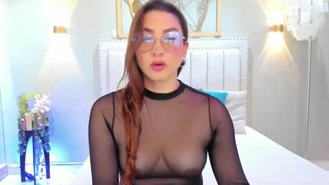 Snapshot of lara_martin chatting on 28, 3, 2026 700 200 online show from 28, 3, 2026