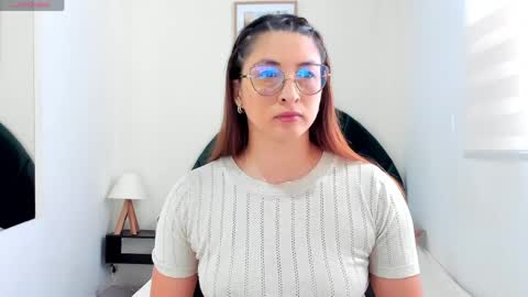 Snapshot of lara_martin chatting on 4, 4, 2026 700 200 online show from 4, 4, 2026