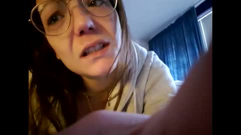 Snapshot of laraa333 chatting on 8, 2, 2025 Little online show from 8, 2, 2025