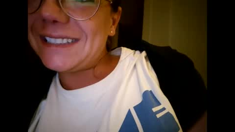 Snapshot of laraa333 chatting on 2, 10, 2025 Little online show from 2, 10, 2025