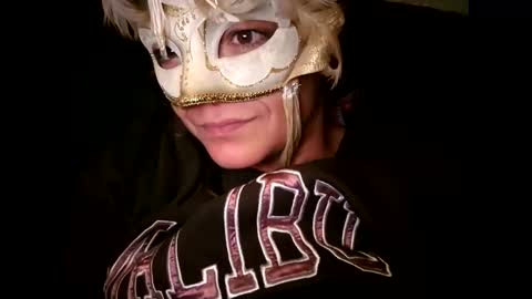 Snapshot of laraa333 chatting on 11, 10, 2025 Little online show from 11, 10, 2025