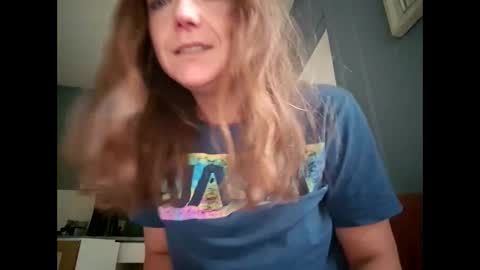 Snapshot of laraa333 chatting on 12, 10, 2025 Little online show from 12, 10, 2025