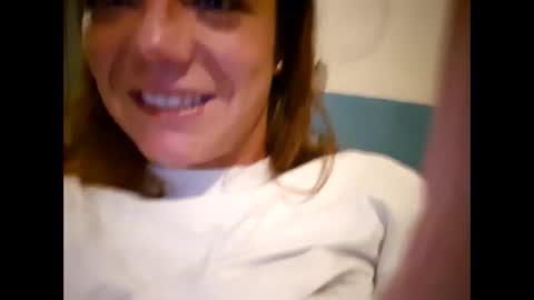 Snapshot of laraa333 chatting on 24, 10, 2025 Little online show from 24, 10, 2025