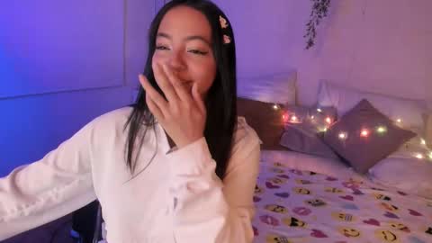 laraa rouss  online show from 23, 12, 2025