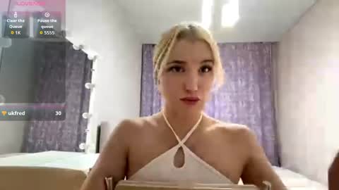 Snapshot of laraarizzi chatting on 16, 4, 2026 Tracy online show from 16, 4, 2026