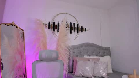 Lara  online show from 11, 2, 2025